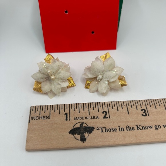 Avon Vintage White and Gold Flower Earrings Post - Picture 4 of 10